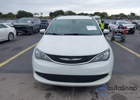 2021 Chrysler Voyager Lxi из США, поврежденный, VIN 2C4RC1DG1MR542294